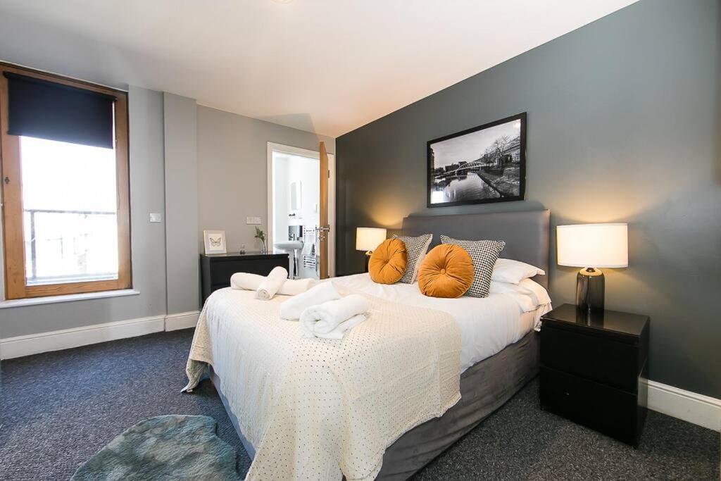 Floor 2 Bedroom Penthouse * Manchester