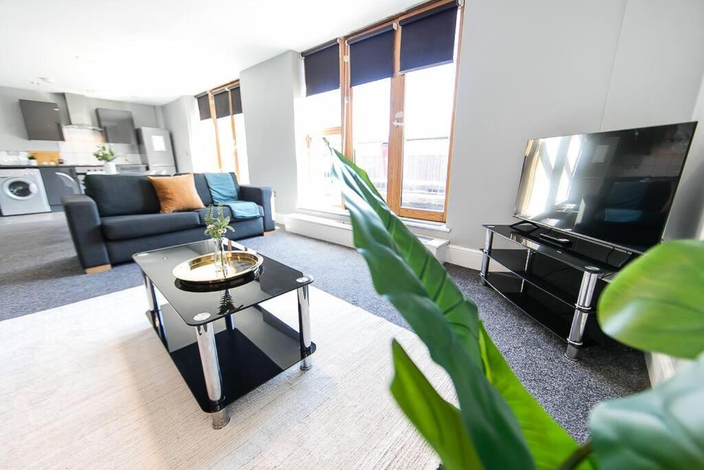 Floor 2 Bedroom Penthouse Apartment Manchester