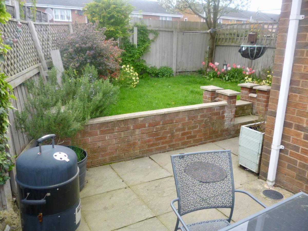 2 Bedroom House With Garden Holiday home Manchester