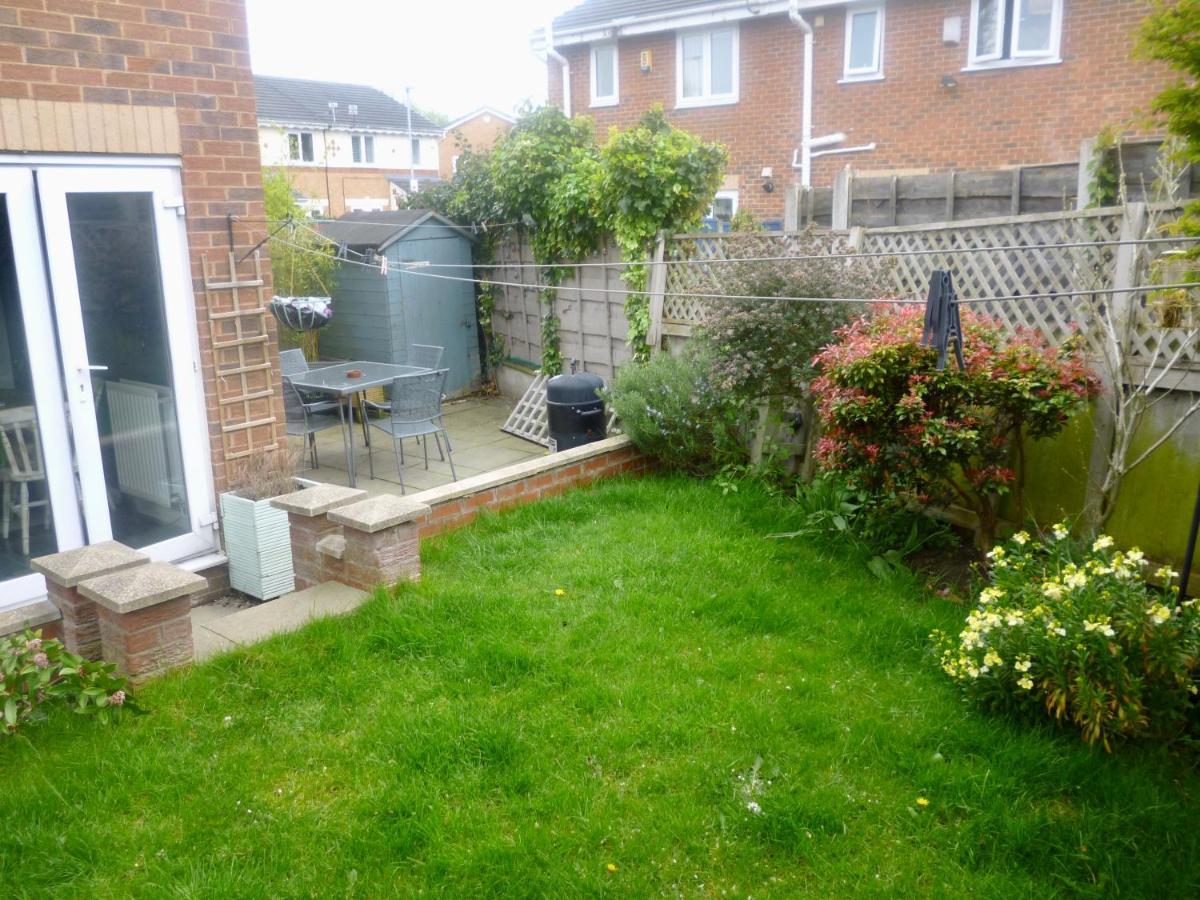 2 Bedroom House With Garden Holiday home