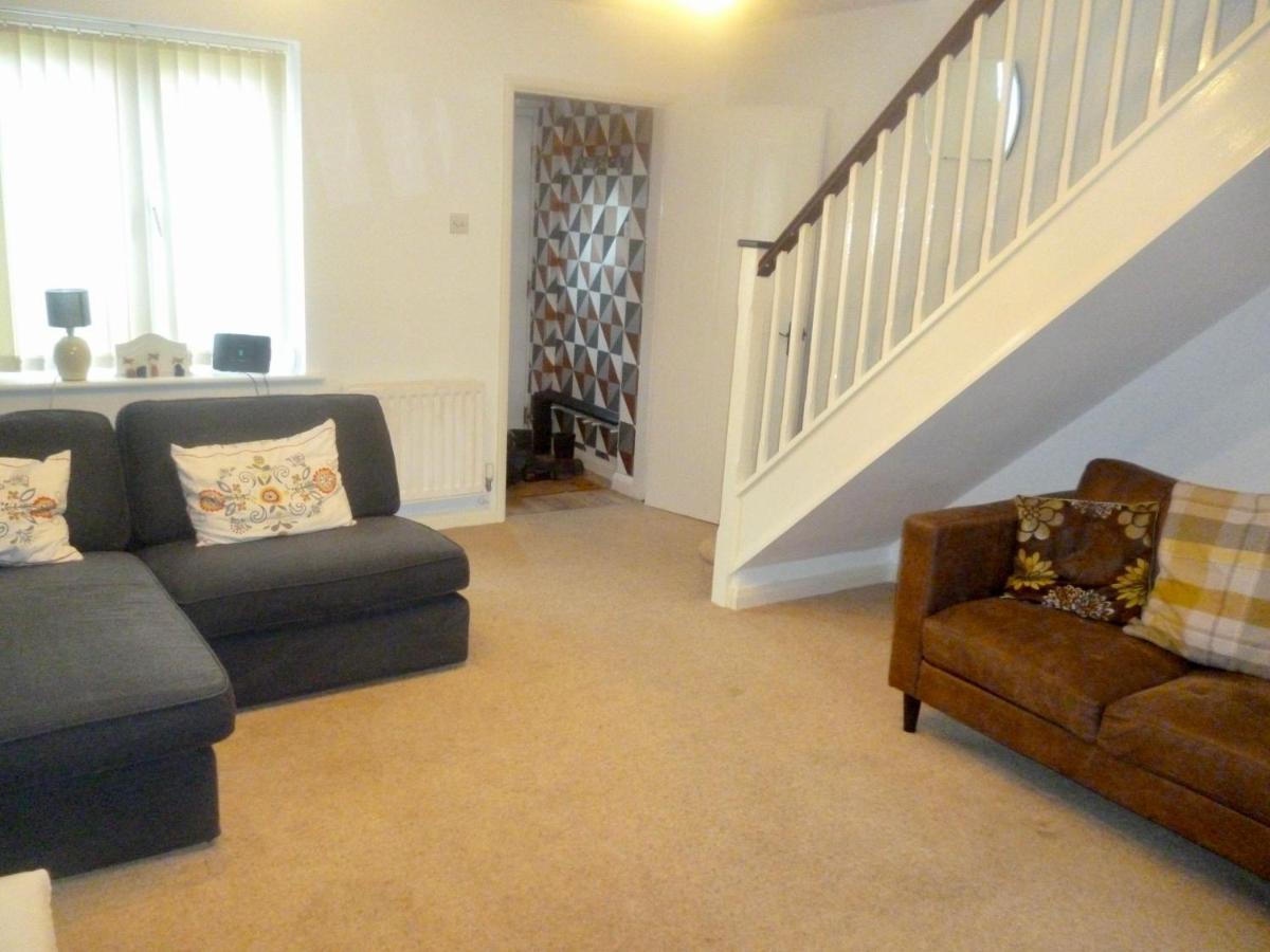 2 Bedroom House With Garden Manchester