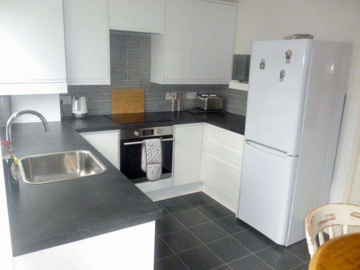 2 Bedroom House With Garden Holiday home *
