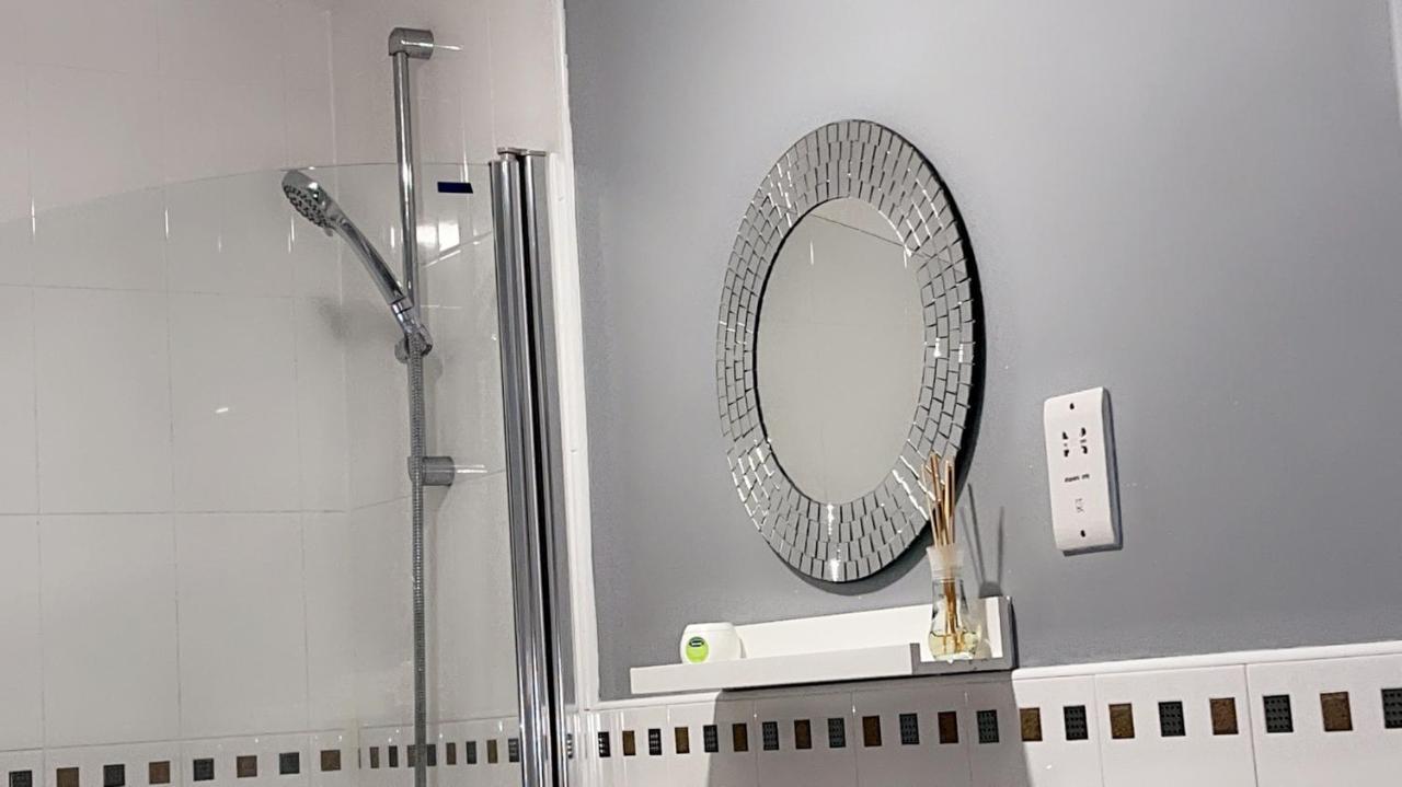 Luxury 1 Bed With Parking *
