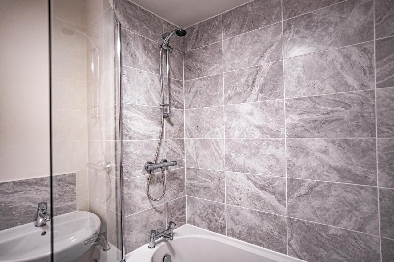 Stunning 2-bed House In With Canal View Holiday home *