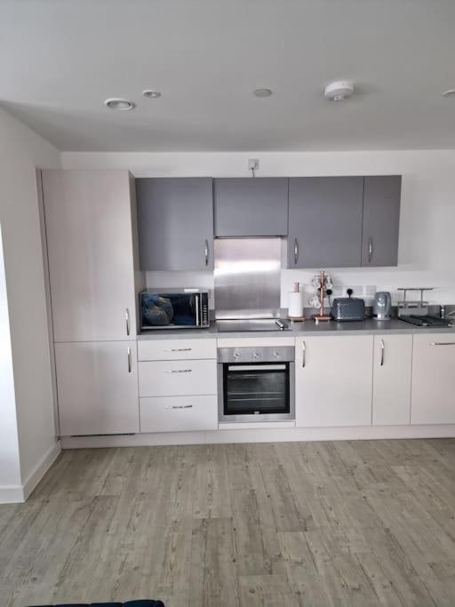 Luxury 2 Bed, 2 Bath - The Quays *