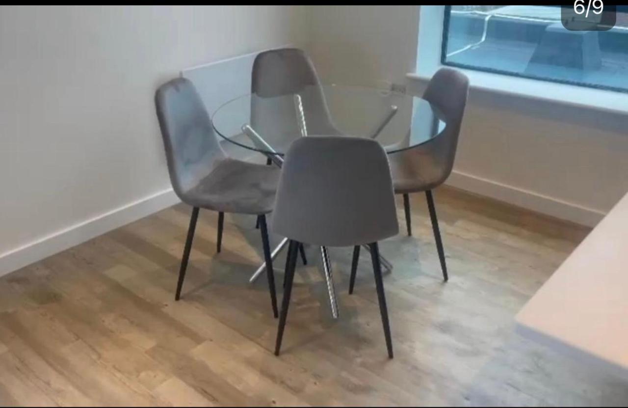 Affordable Two Bedroom Penthouse Close To Centre Old Trafford *