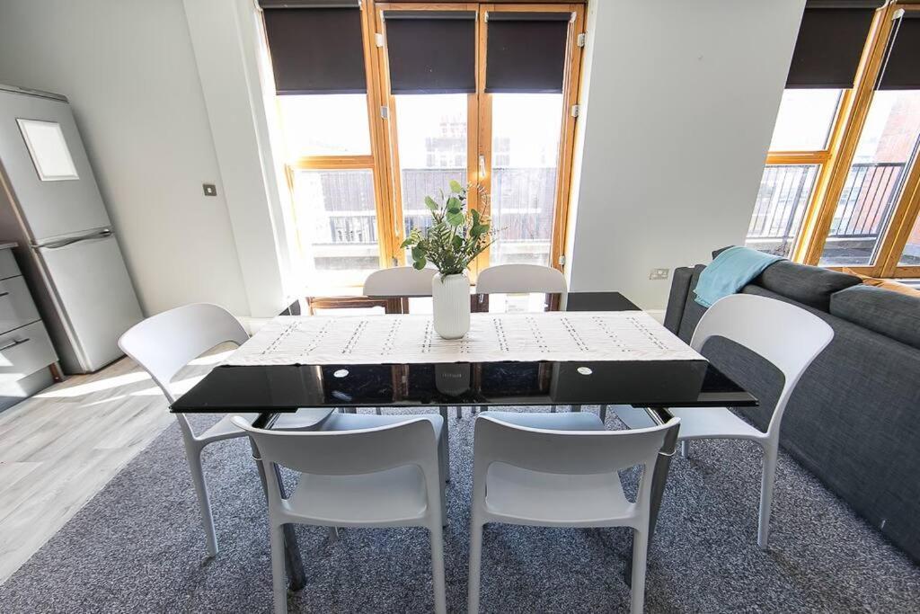 Floor 2 Bedroom Penthouse