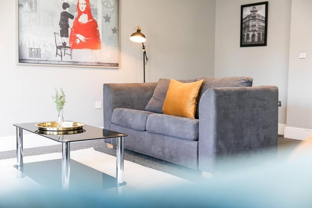 Floor 2 Bedroom Penthouse Apartment *