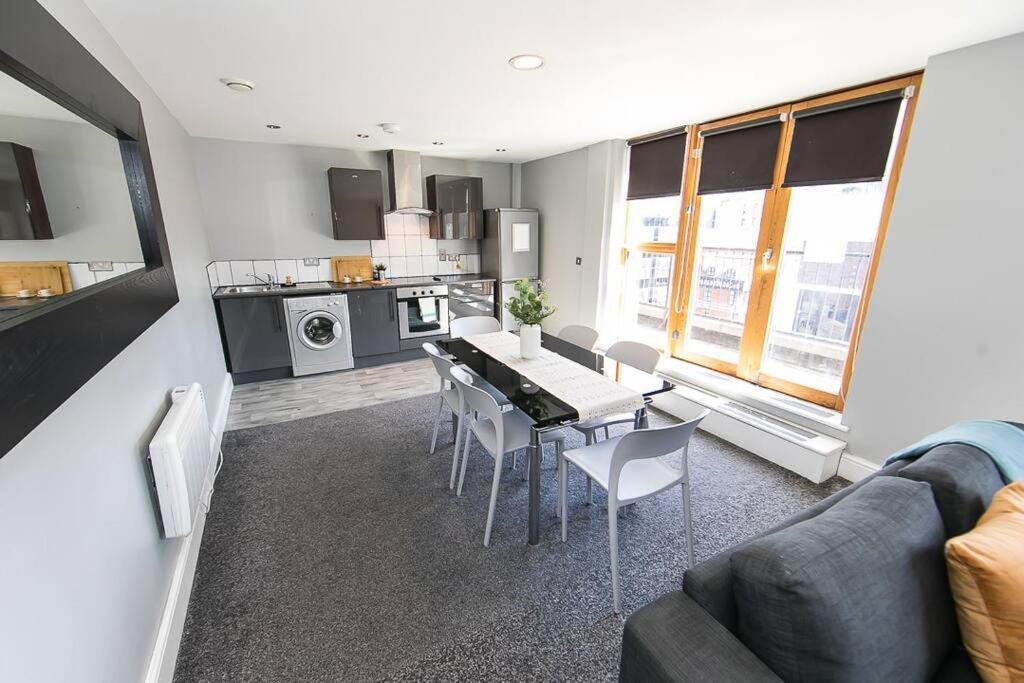 Apartment Floor 2 Bedroom Penthouse *
