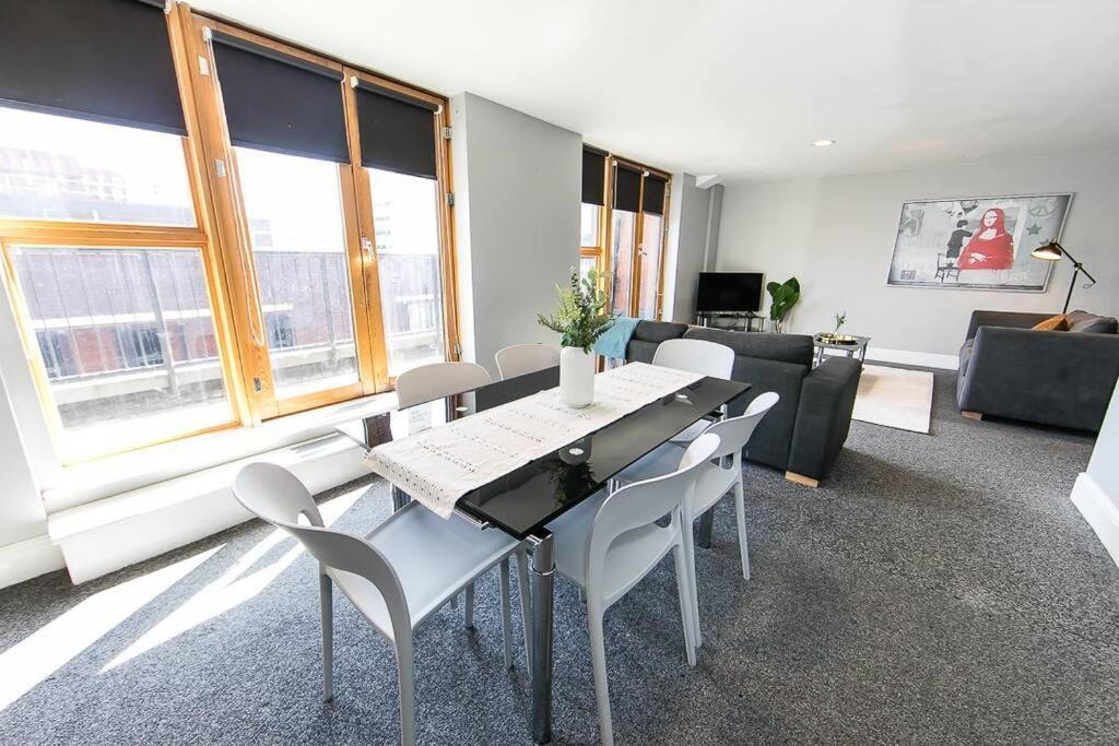 Floor 2 Bedroom Penthouse * Manchester
