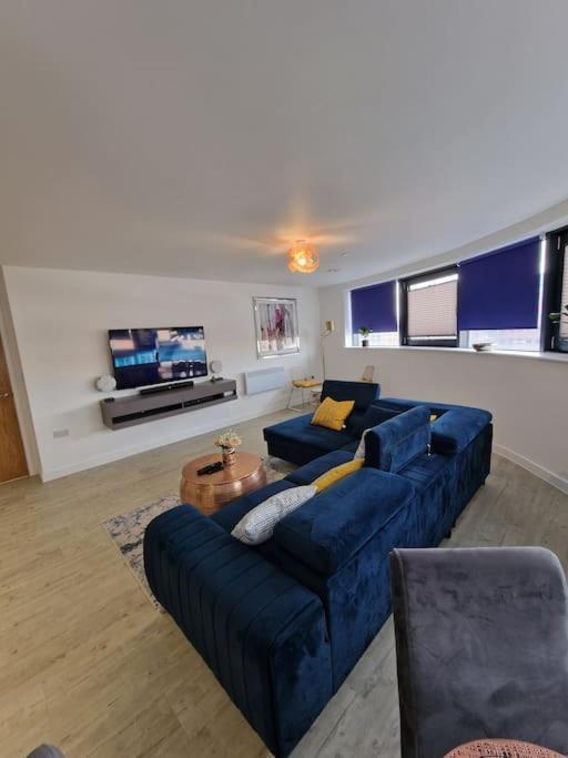 Luxury 2 Bed, 2 Bath - The Quays Apartment Manchester