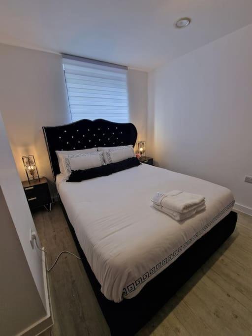 Luxury 2 Bed, 2 Bath - The Quays Apartment Manchester