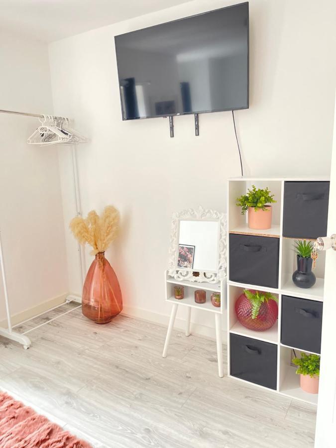 Cosy Bedrooms Homestay *