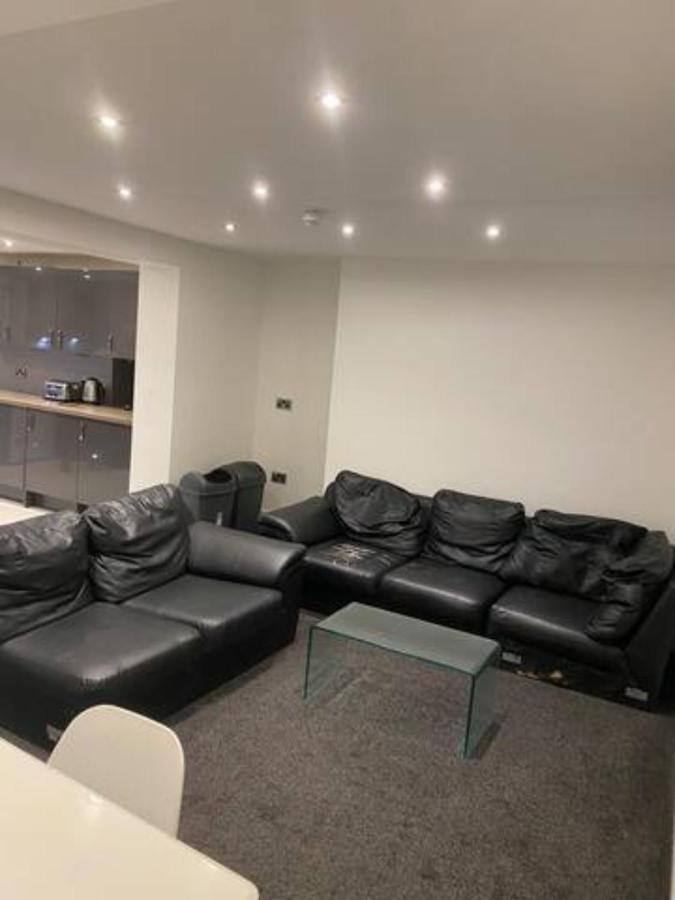 Holiday home Extra Large 6 Bed 7 Bath Townhouse In Manchester