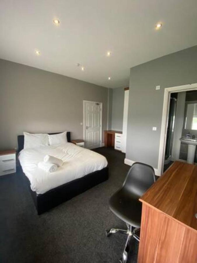 Extra Large 6 Bed 7 Bath Townhouse In *