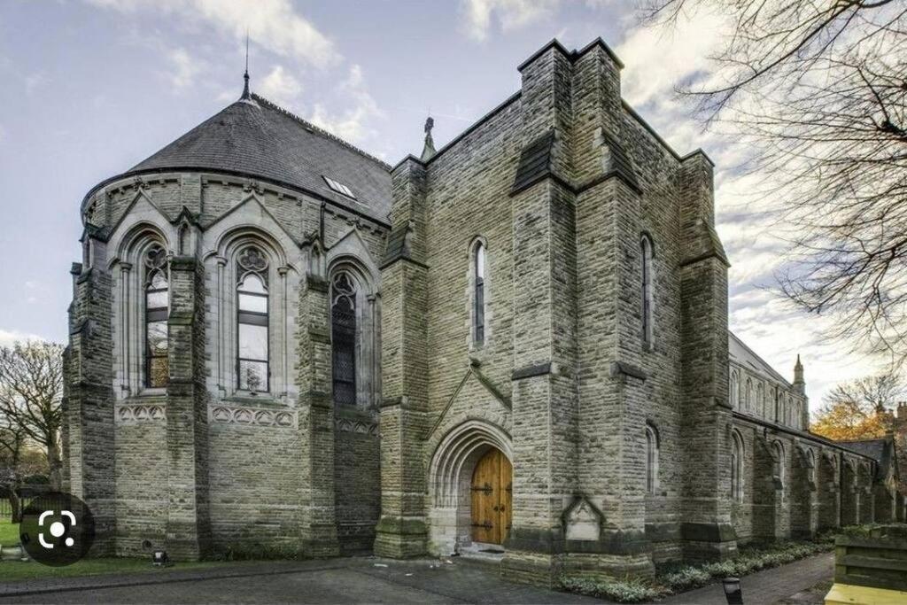 St Edmunds Church Apartment *
