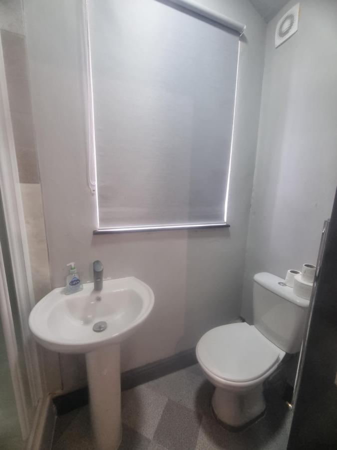 Single With Private Bathroom Homestay