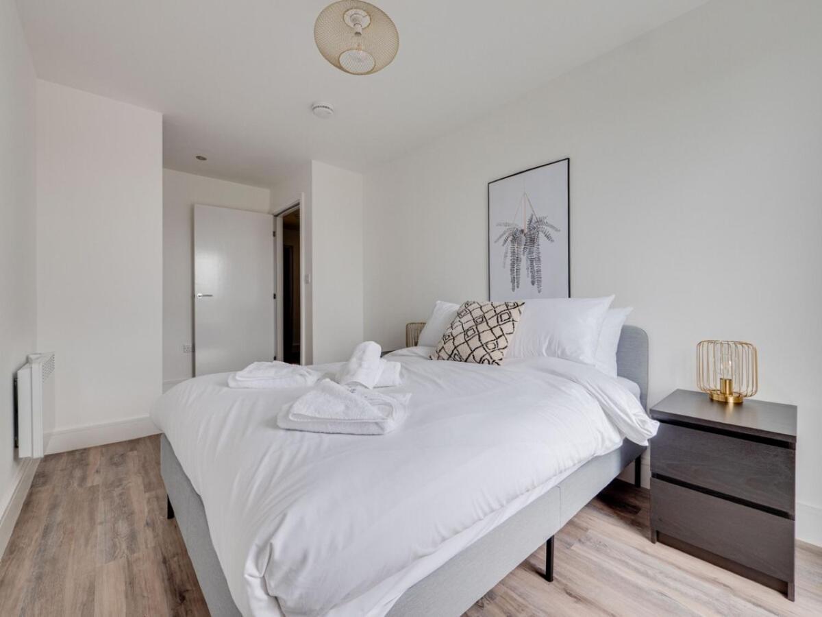 Modern 2 Bedroom Media City * Manchester