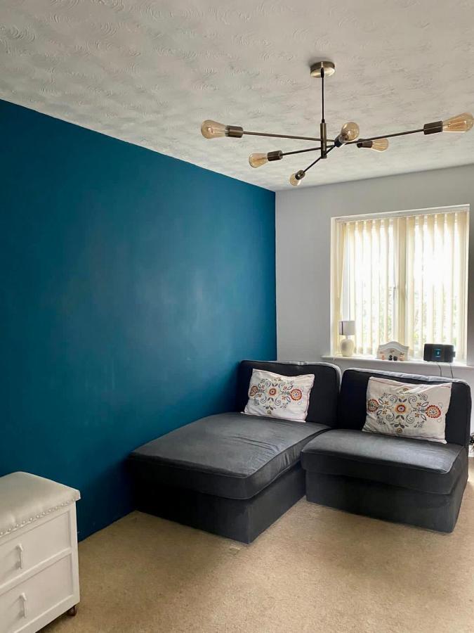2 Bedroom House With Garden Manchester