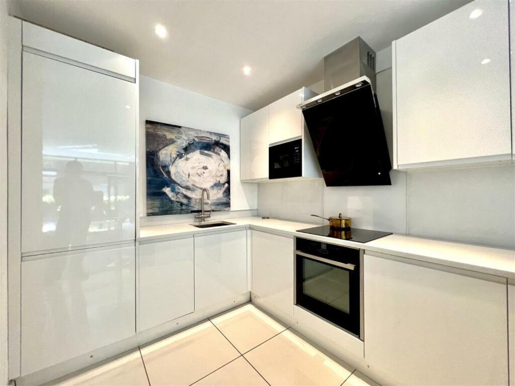 8 Woodsend, 135a Barlow Moor Road, Didsbury, M20 2pw Apartment *