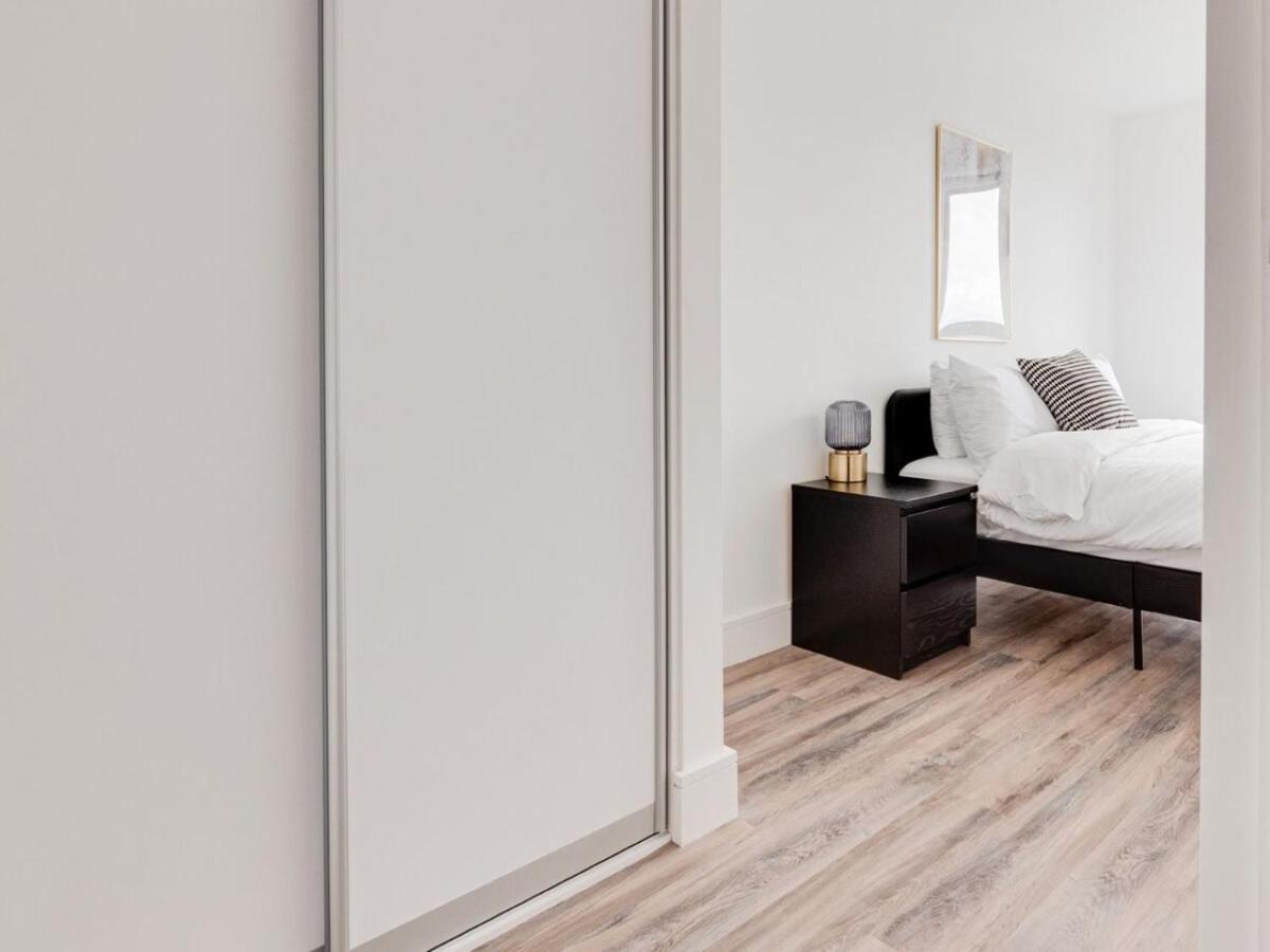 Apartment Modern 2 Bedroom Media City Manchester