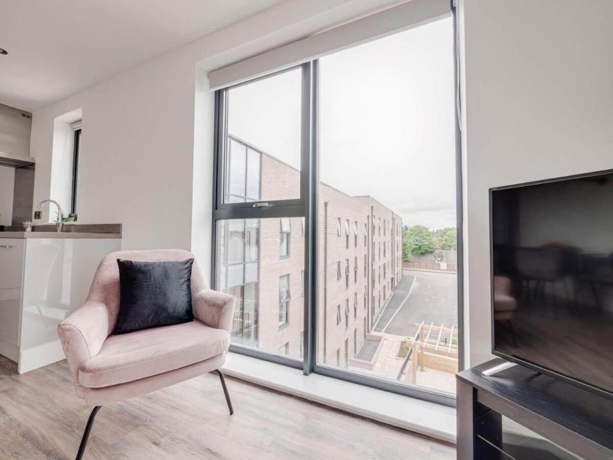 Modern 2 Bedroom Media City