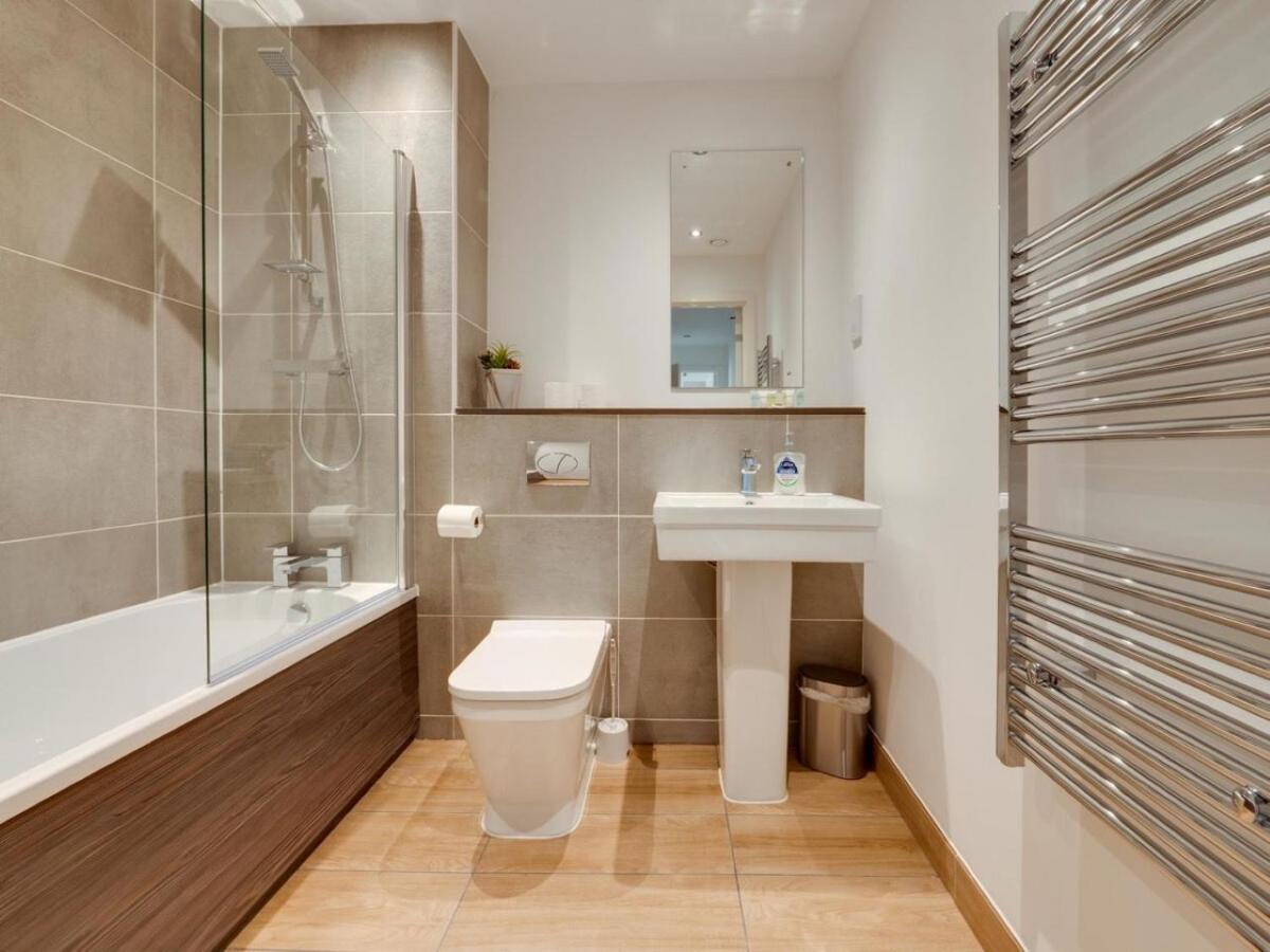 Apartment Modern 2 Bedroom Media City *