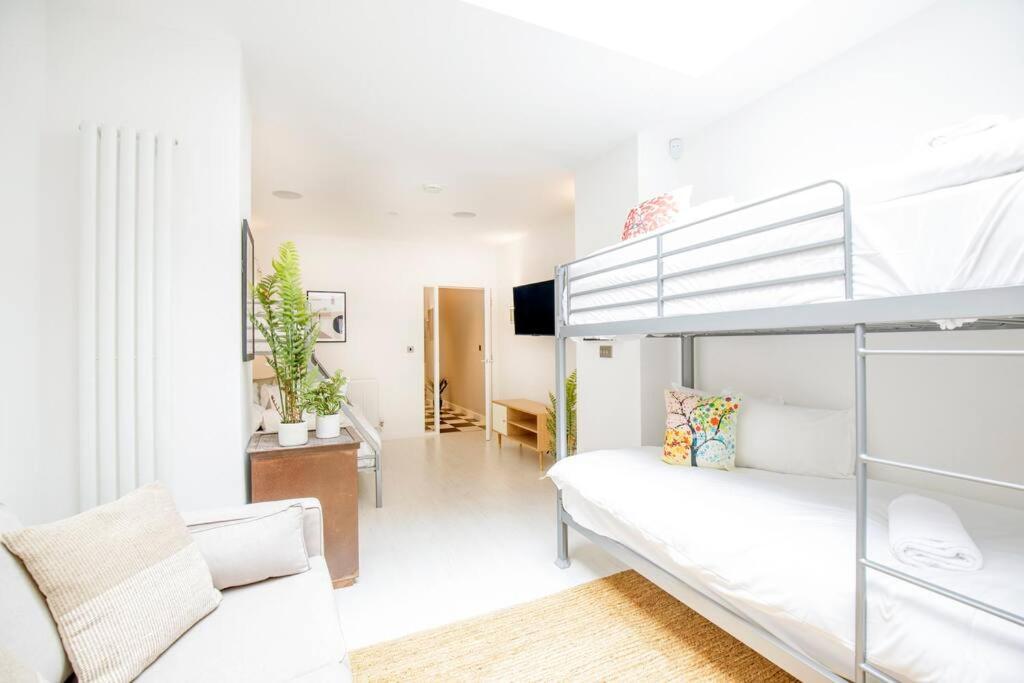 Townhouse With Roof Terrace * Manchester