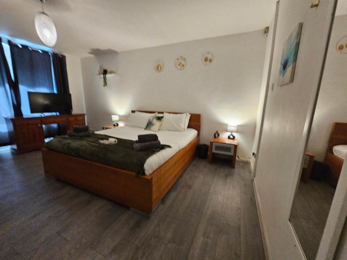 Spacious In The Centre Of The Homestay *