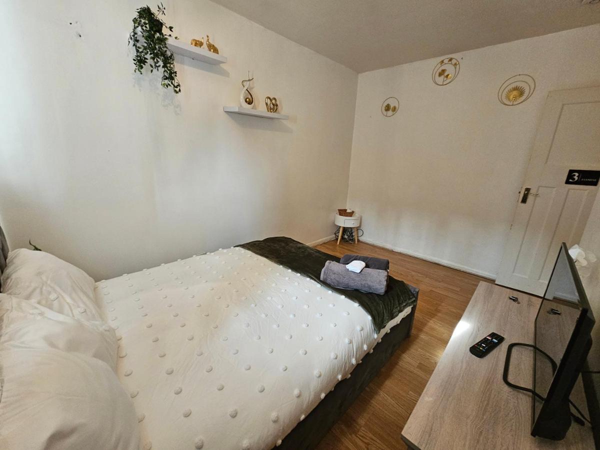 Spacious In The Centre Of The Homestay *