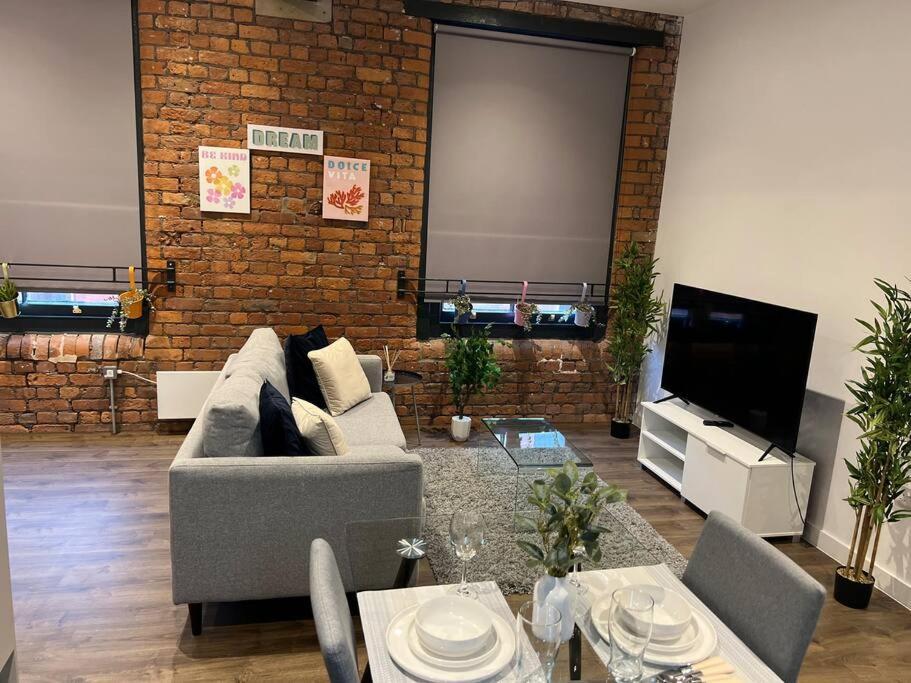 Central Mcr Apt Near Ao Arena & Trains