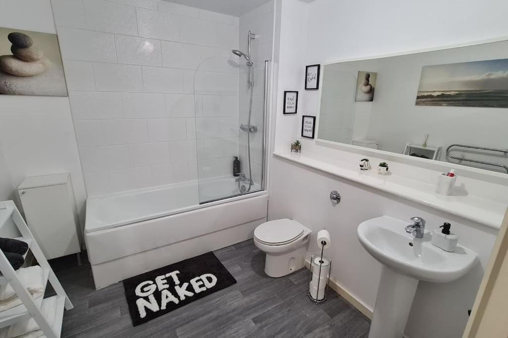 Lovely 2-bed Apt+wi-fi+parking. Apartment