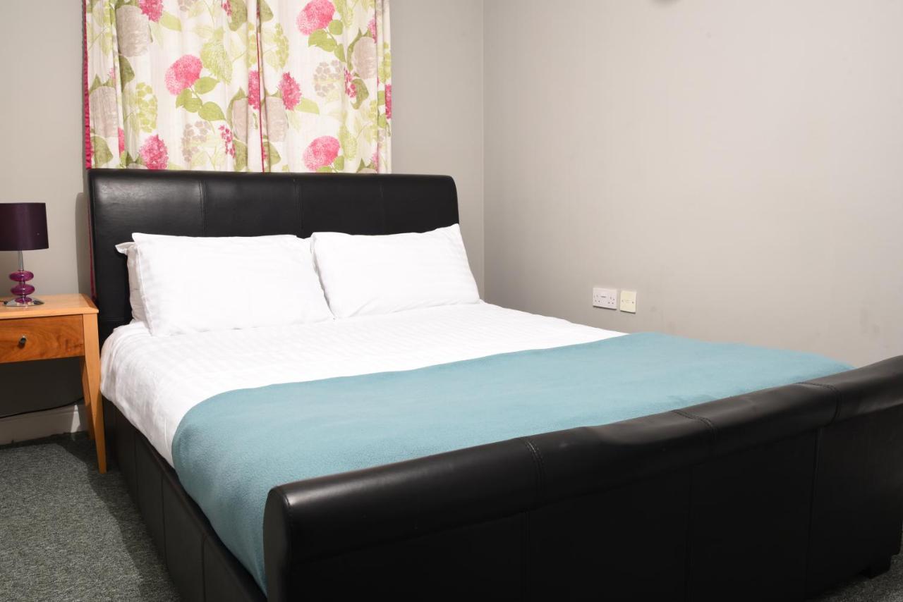 87 Rawsthorne Avenue * Manchester