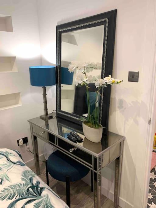 Salford Studio: Center & Concert Hub Apartment