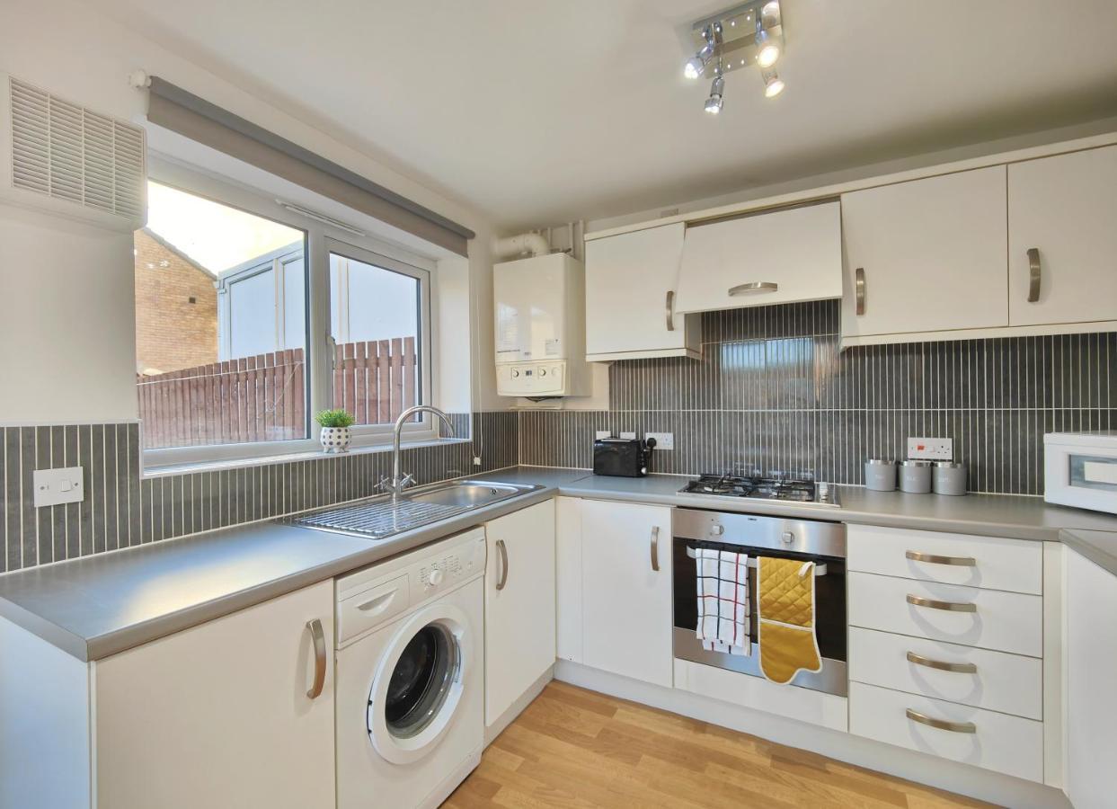The Metcombe - With Free Parking 10 Minutes Walk To Etihad Stadium & Coop Live Arena Manchester