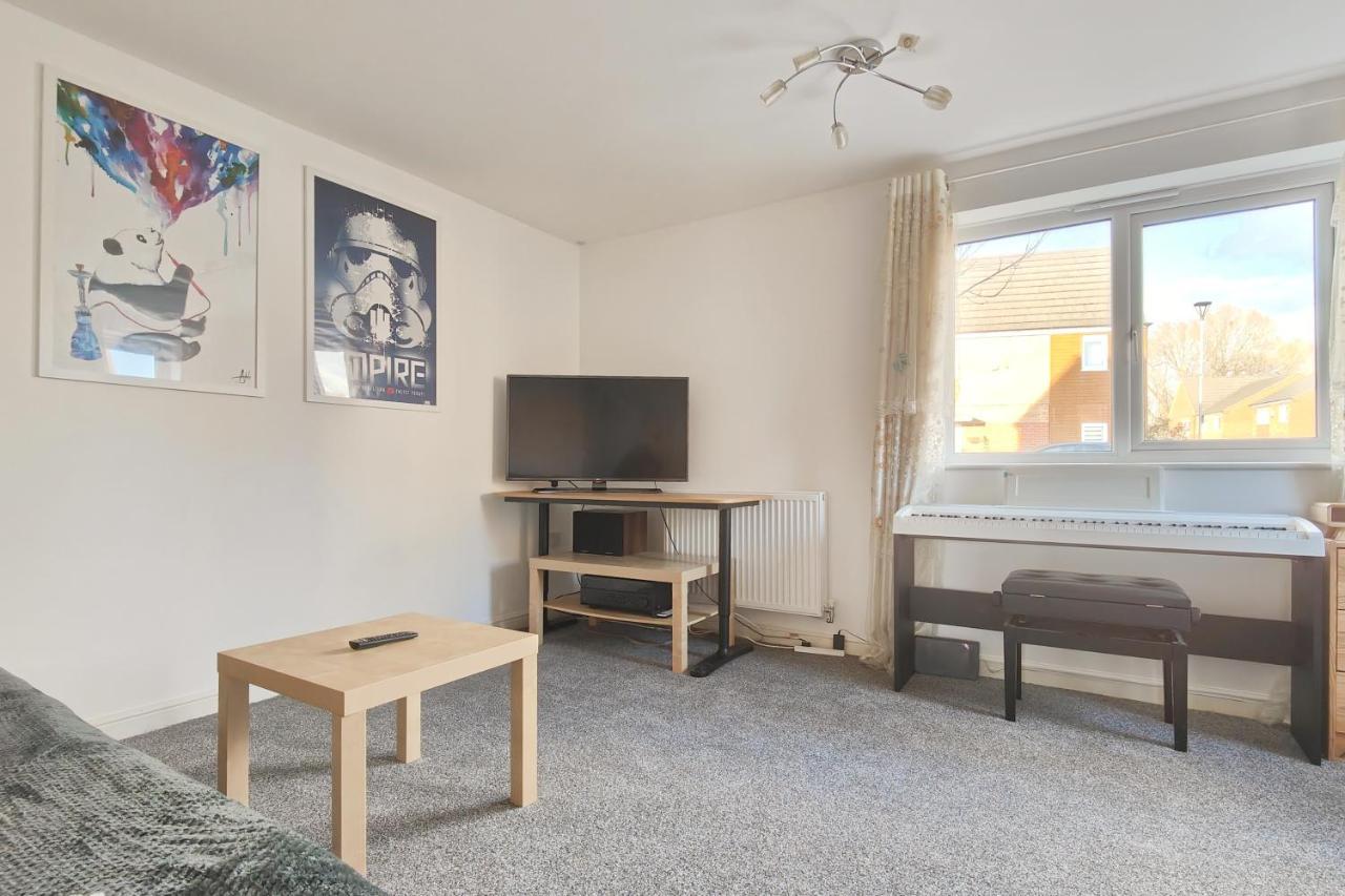 The Metcombe - With Free Parking 10 Minutes Walk To Etihad Stadium & Coop Live Arena Manchester