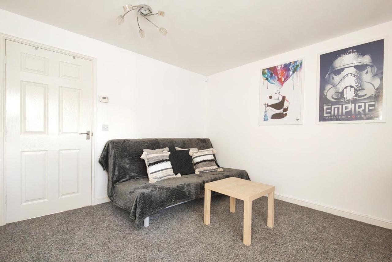 The Metcombe - With Free Parking 10 Minutes Walk To Etihad Stadium & Coop Live Arena * Manchester