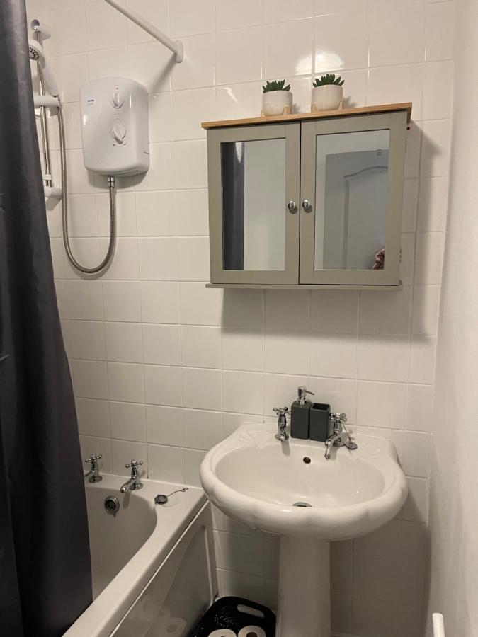 Stylish & Modern 2 Bed Close To Salford Quays