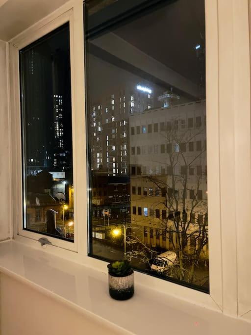 Beautiful Open Plan Living! Apartment Manchester