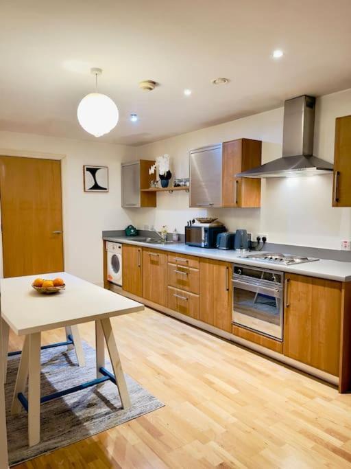 Apartment Beautiful Open Plan Living! Manchester