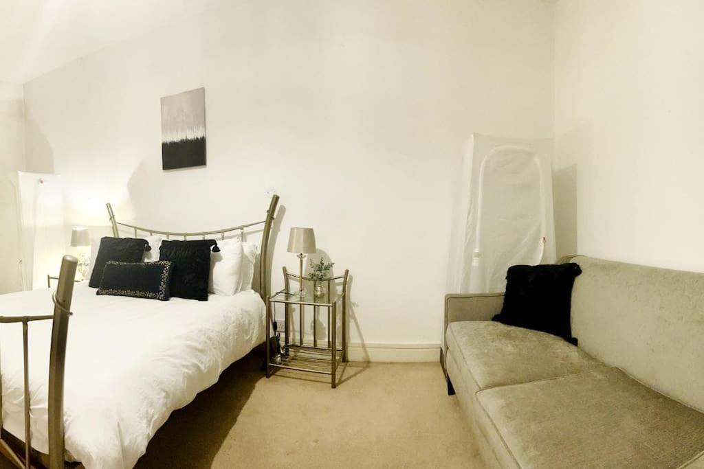 Beautiful Open Plan Living! Apartment Manchester