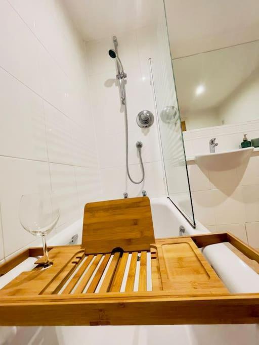 Beautiful Open Plan Living! Apartment Manchester
