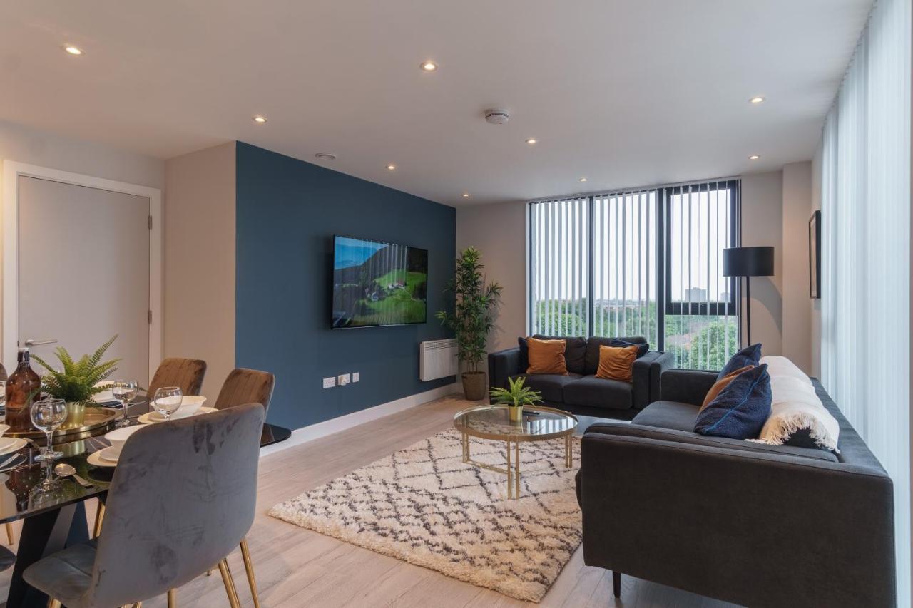 Apartment Stunning Brand New 3bed Apartment! *