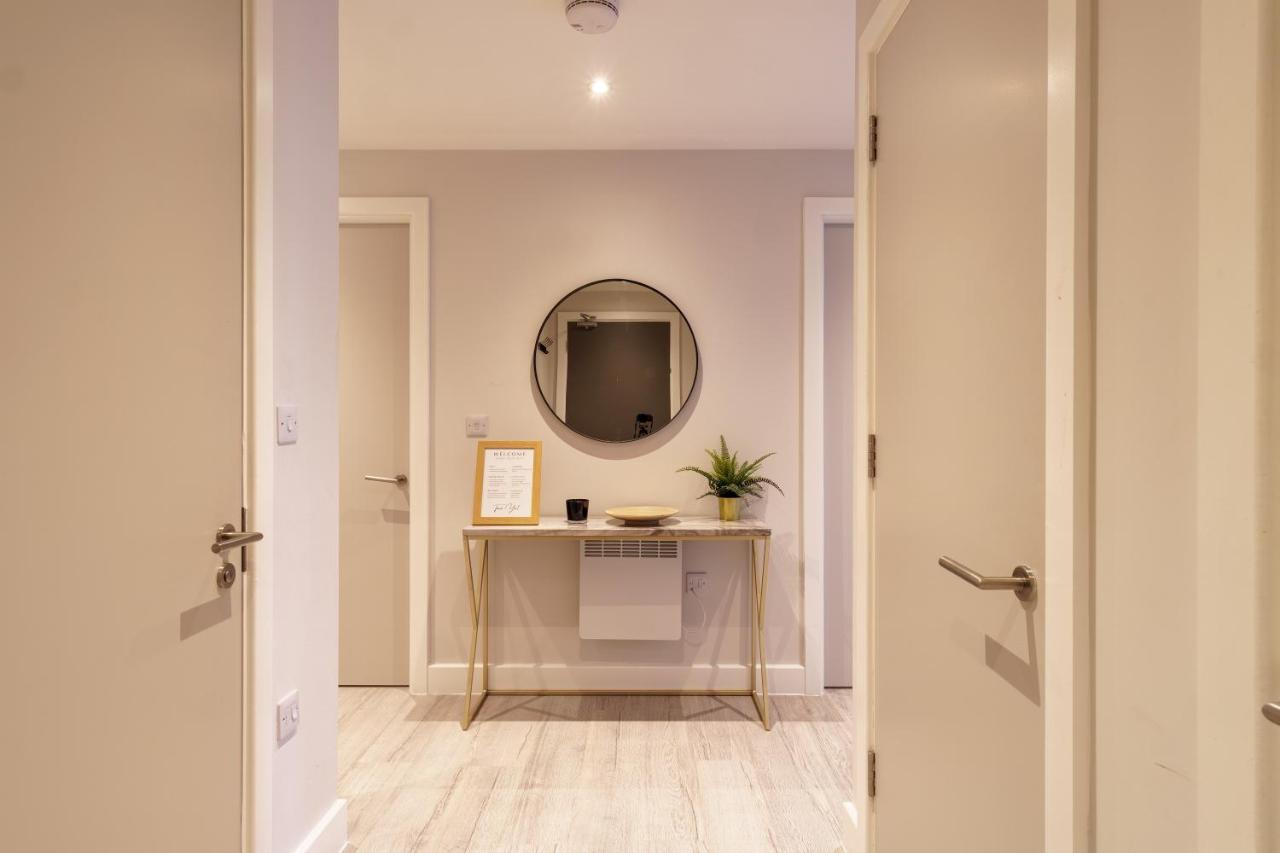 Apartment Stunning Brand New 3bed Apartment! *