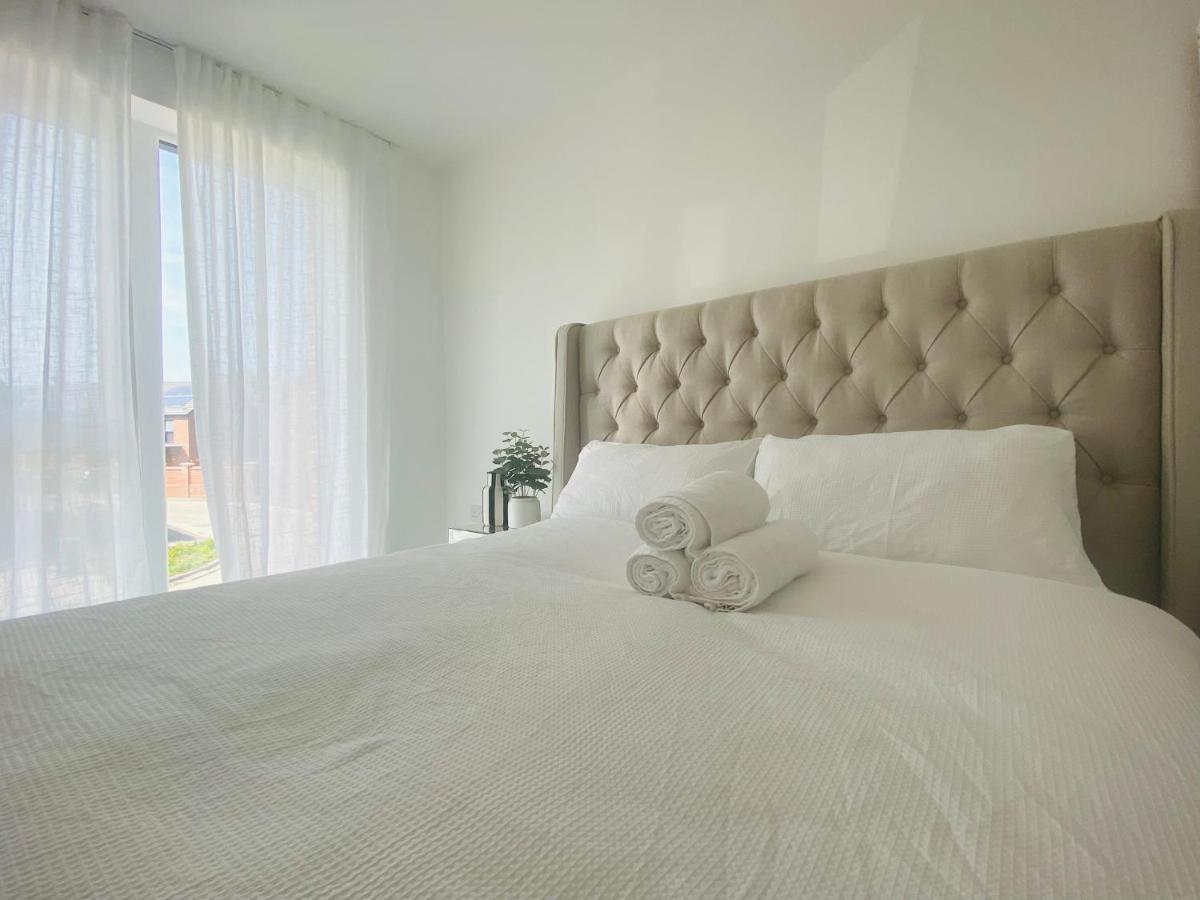 Stylish New Built Homestay Manchester