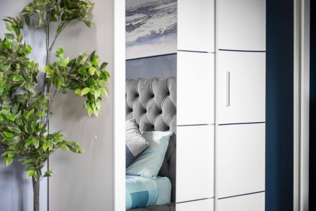 Apartment Mega Flat Near Arndale City Centre