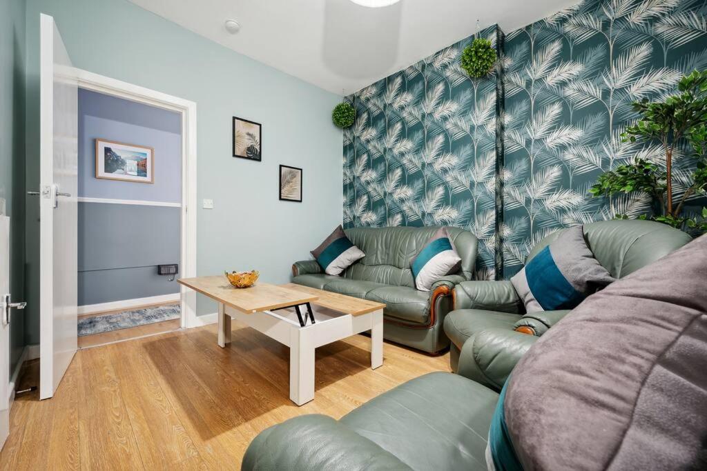 Mega Flat Near Arndale City Centre Apartment