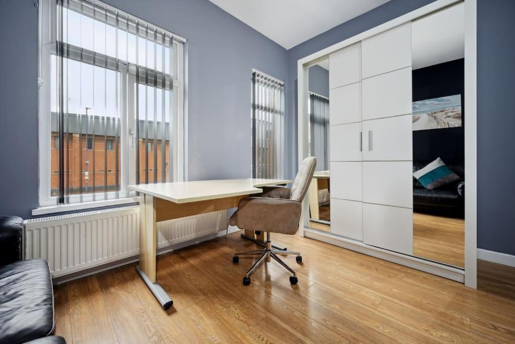 Mega Flat Near Arndale City Centre