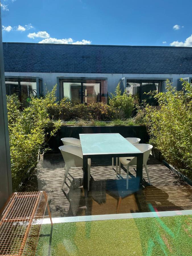Apartment Designer House And Garden With Parking Manchester