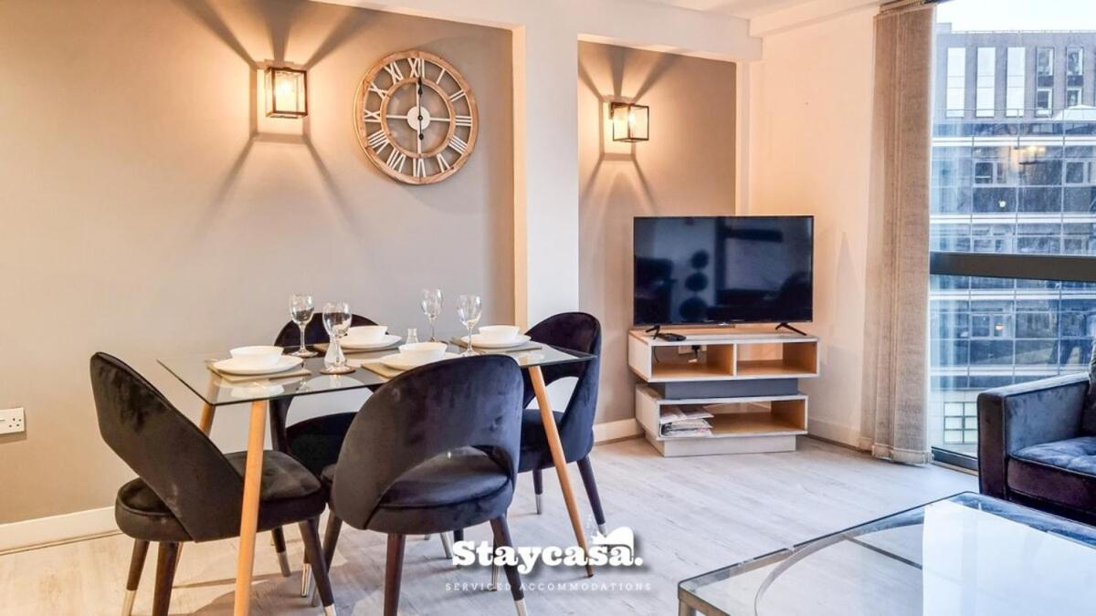 Aparthotel Bright Apt With Balcony & Secure Parking *